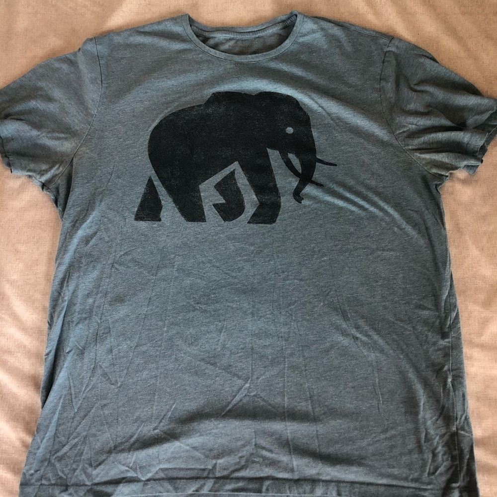 Banana Republic Blue Men’s XL Graphic Tee